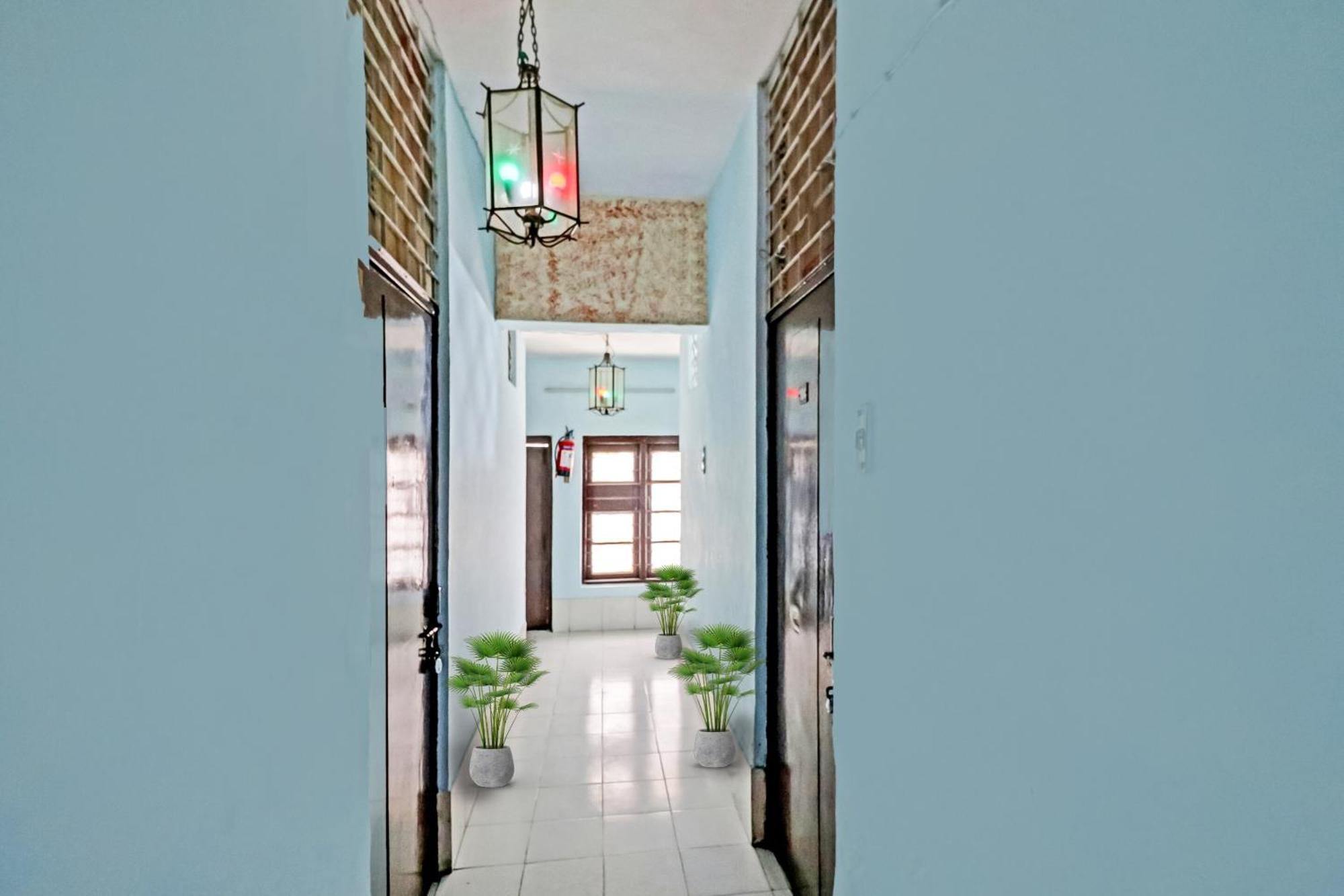 Oyo Sp 3* New Delhi